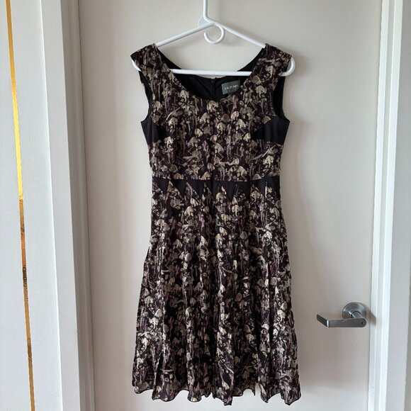 Zac Posen Dresses & Skirts - Zac Posen floral dress, 100% silk, size 4